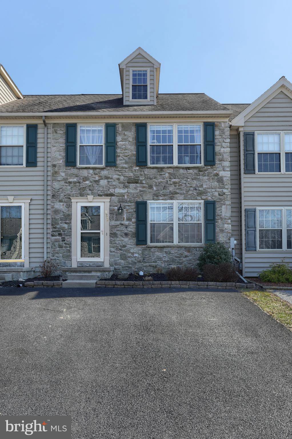 Elizabethtown, PA 17022,432 INDIAN ROCK CIR