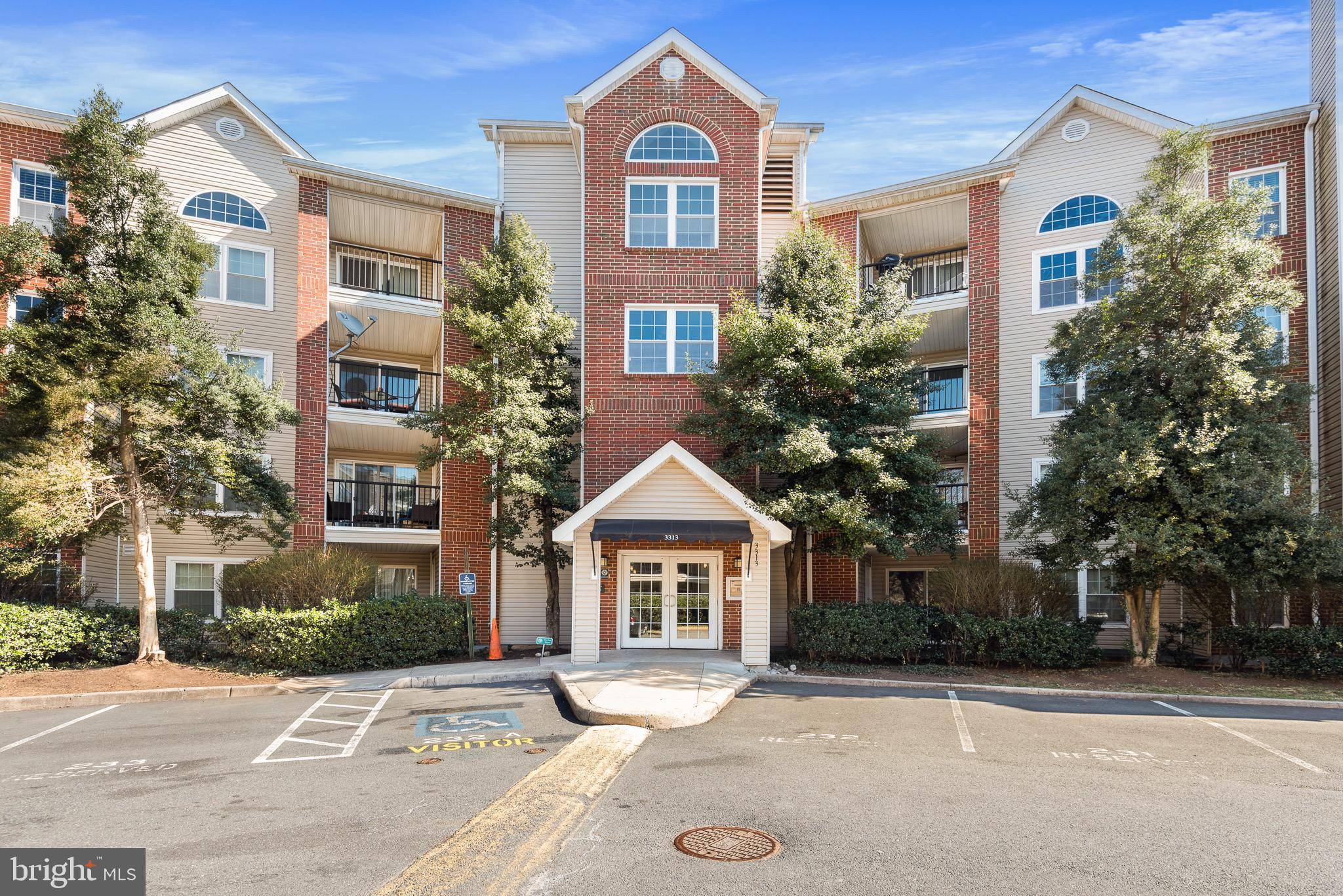 Alexandria, VA 22302,3313 WYNDHAM CIR #3210