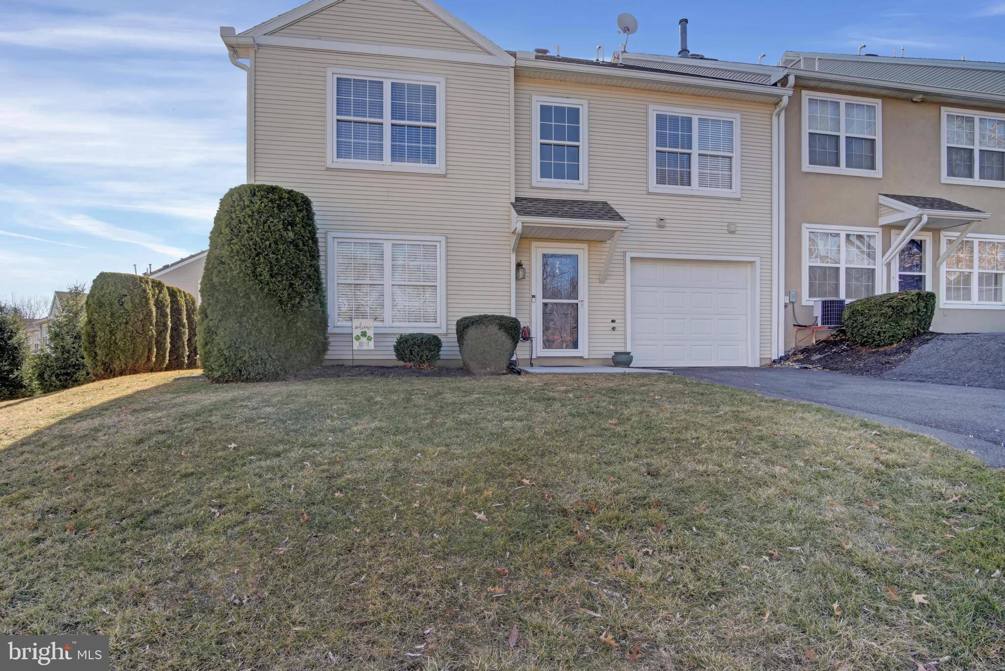 Carlisle, PA 17013,24 COURT LN