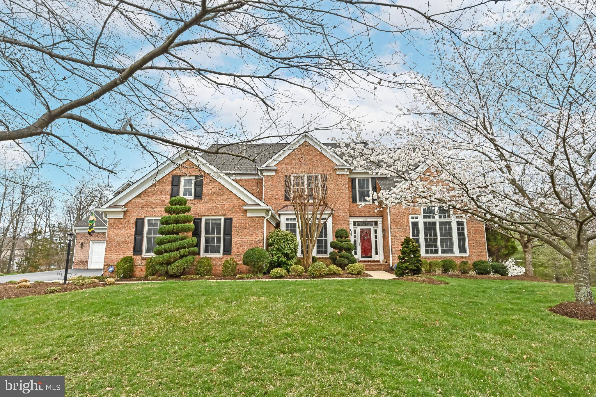 Chantilly, VA 20152,25664 PLEASANT WOODS CT