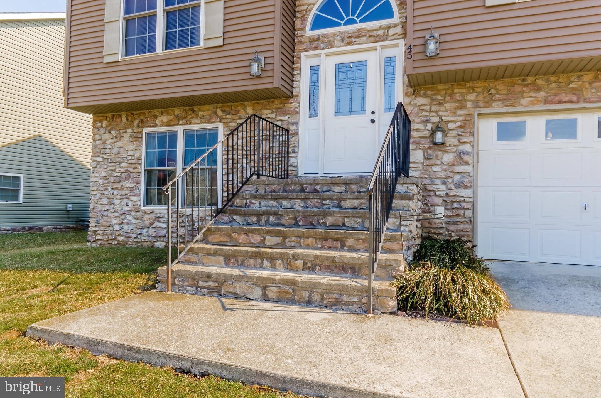 Martinsburg, WV 25403,45 POCHARDS CT