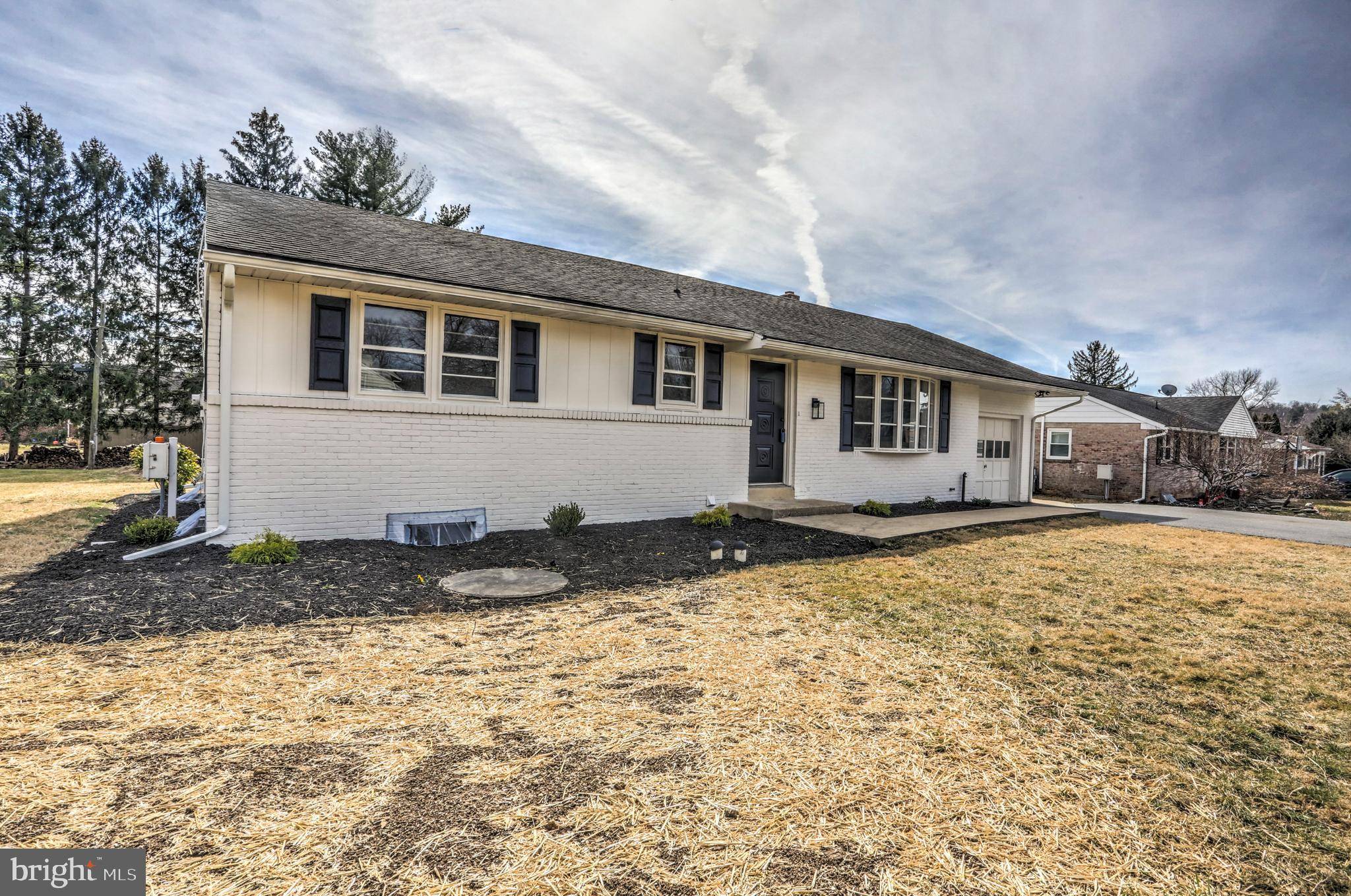 Leola, PA 17540,299 SUN VALLEY DR