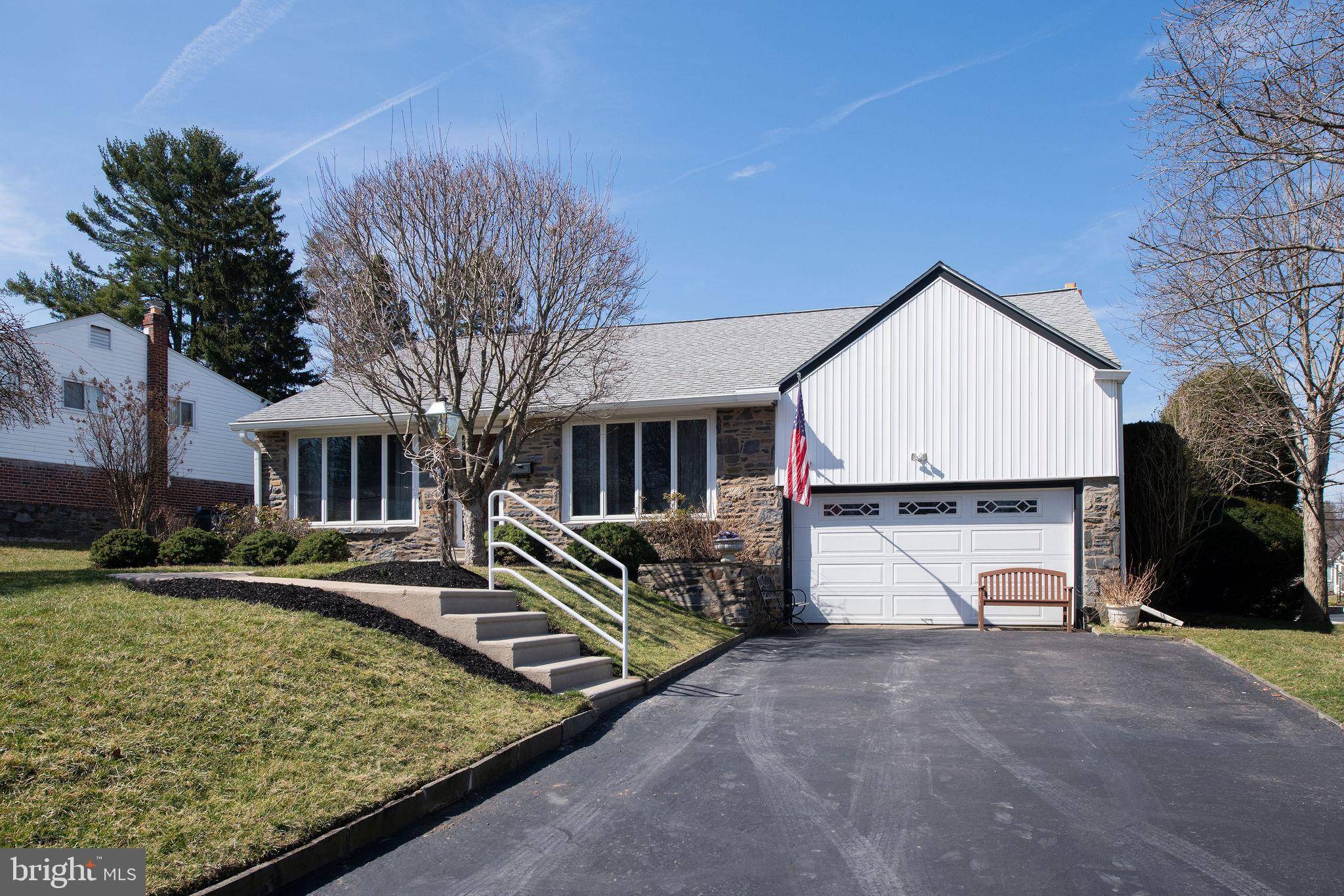 Broomall, PA 19008,44 CAMBRIDGE RD