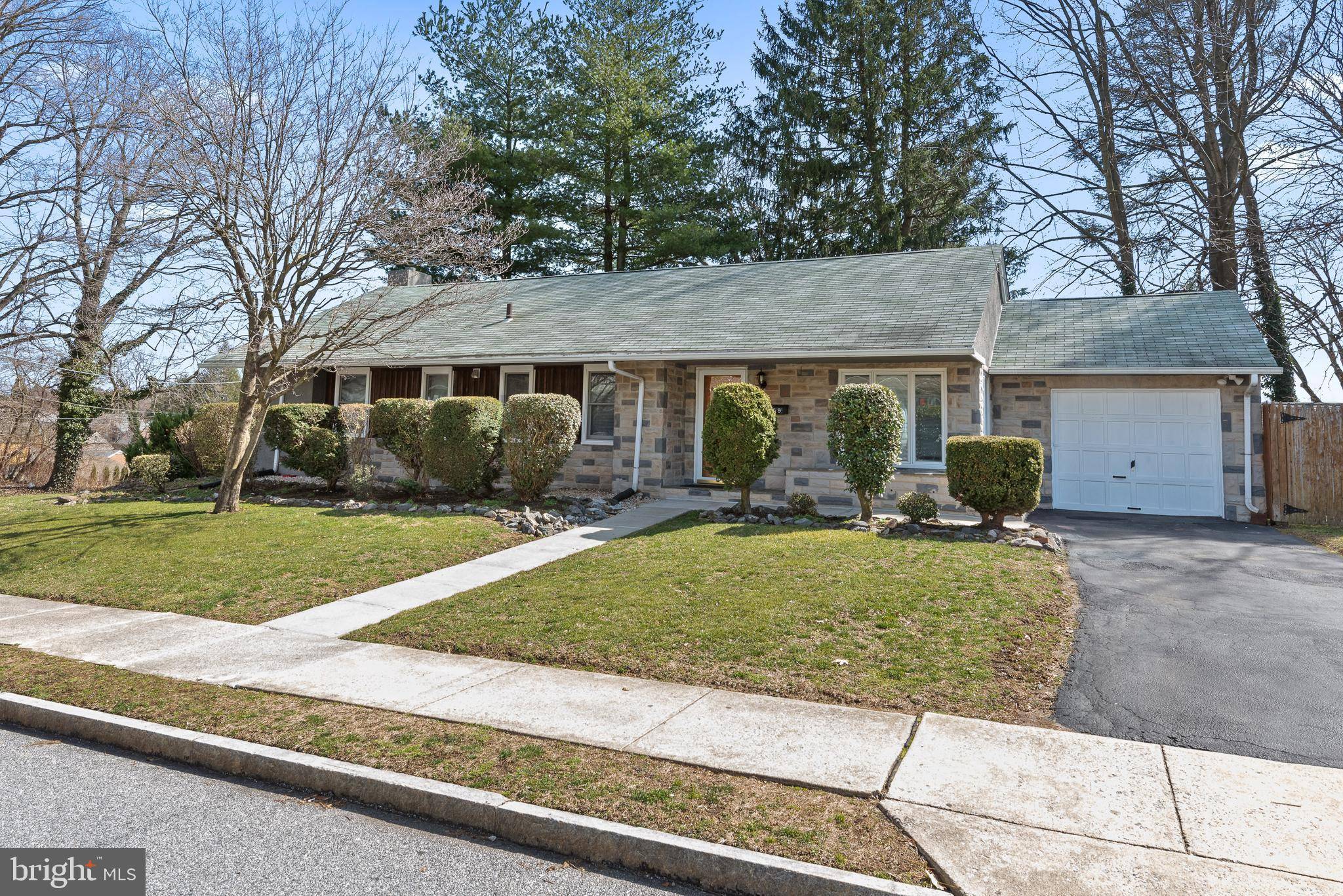 Springfield, PA 19064,159 HART LN