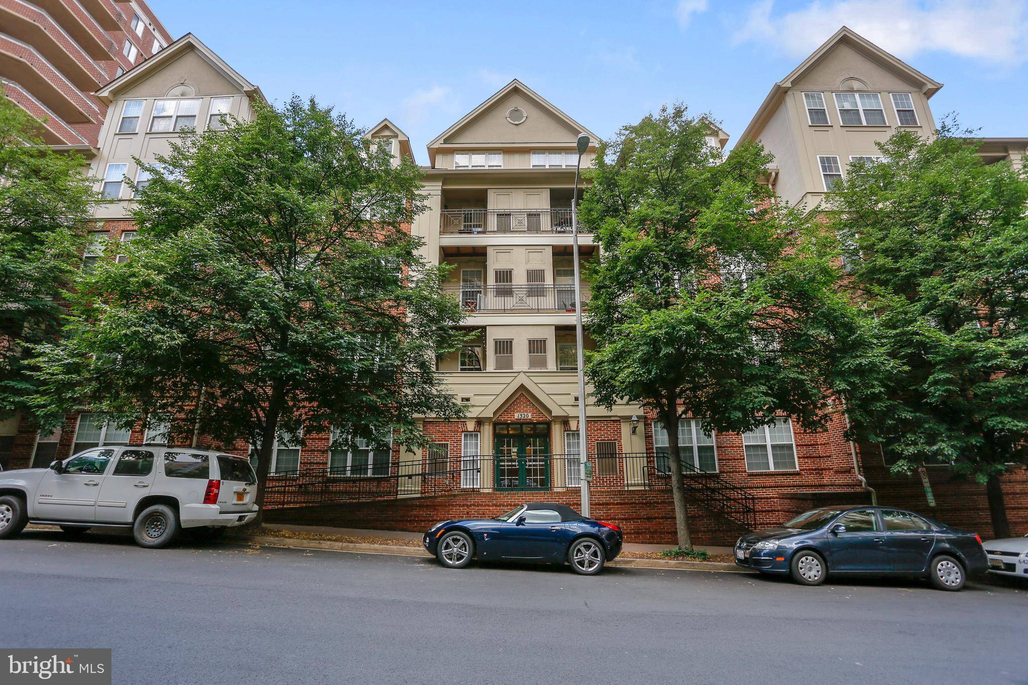 Arlington, VA 22201,1320 N WAYNE ST #208