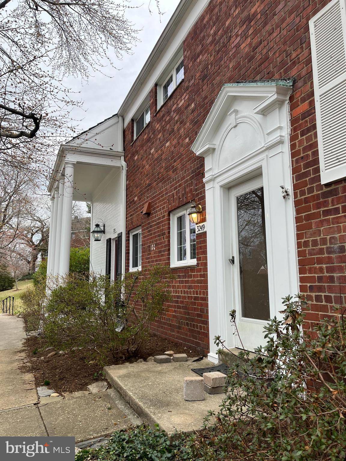 Alexandria, VA 22302,3249 GUNSTON RD