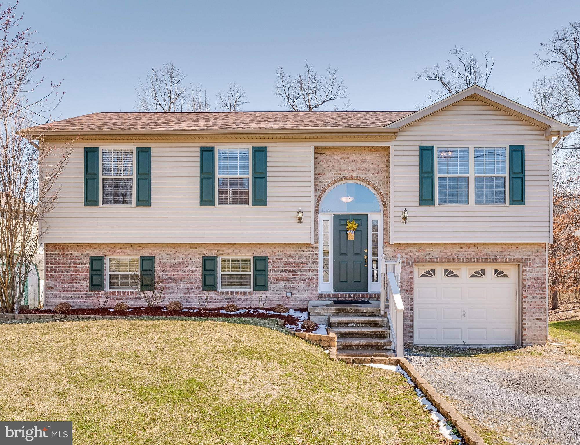 Inwood, WV 25428,221 IDYLLWOOD DR