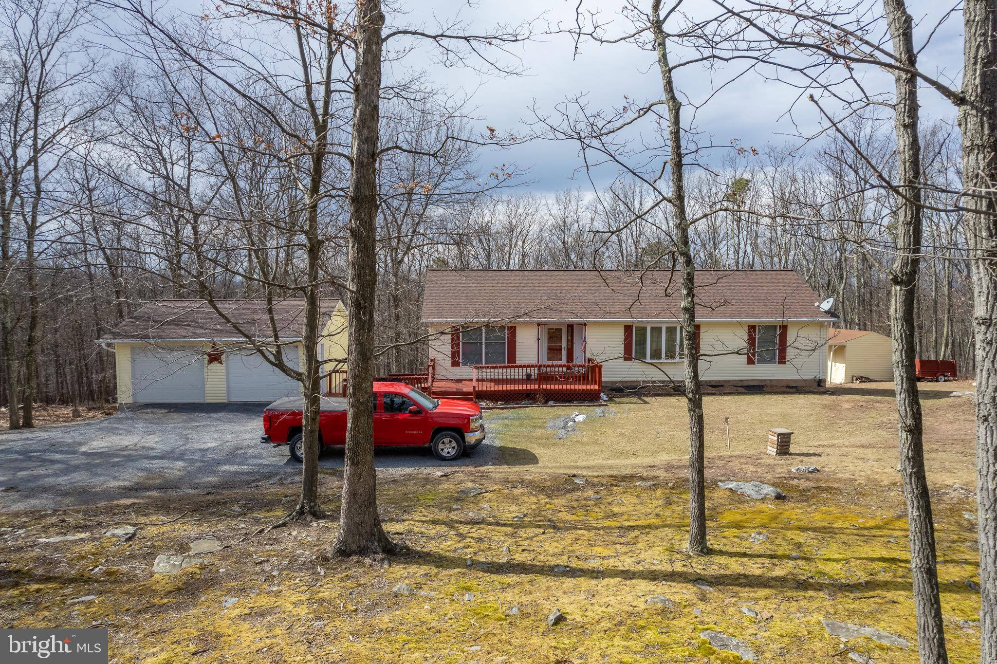 Great Cacapon, WV 25422,245 JUSTIN LN