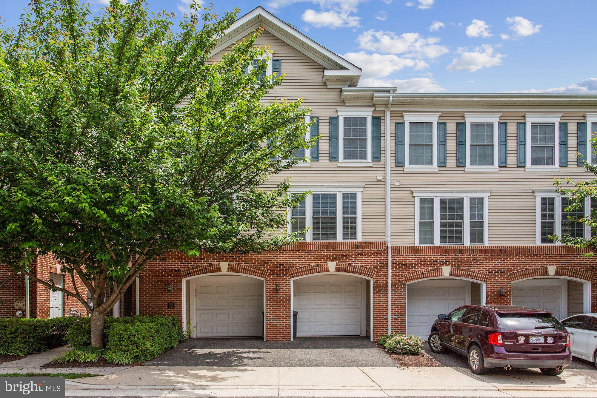 Alexandria, VA 22306,7123 MASON GROVE CT #9