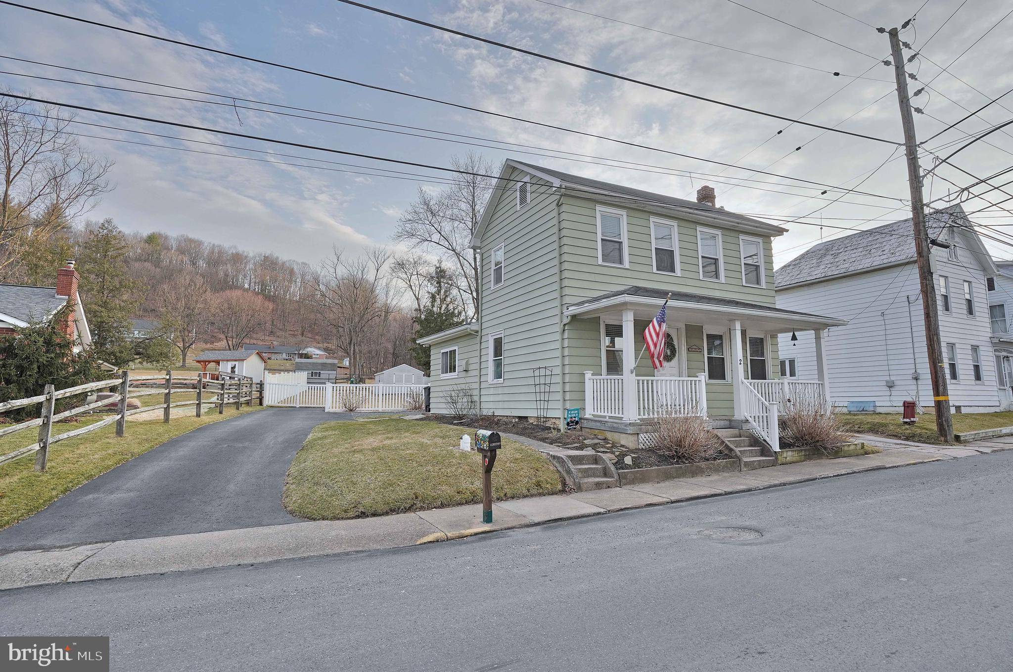 Lenhartsville, PA 19534,2 CHESTNUT ST