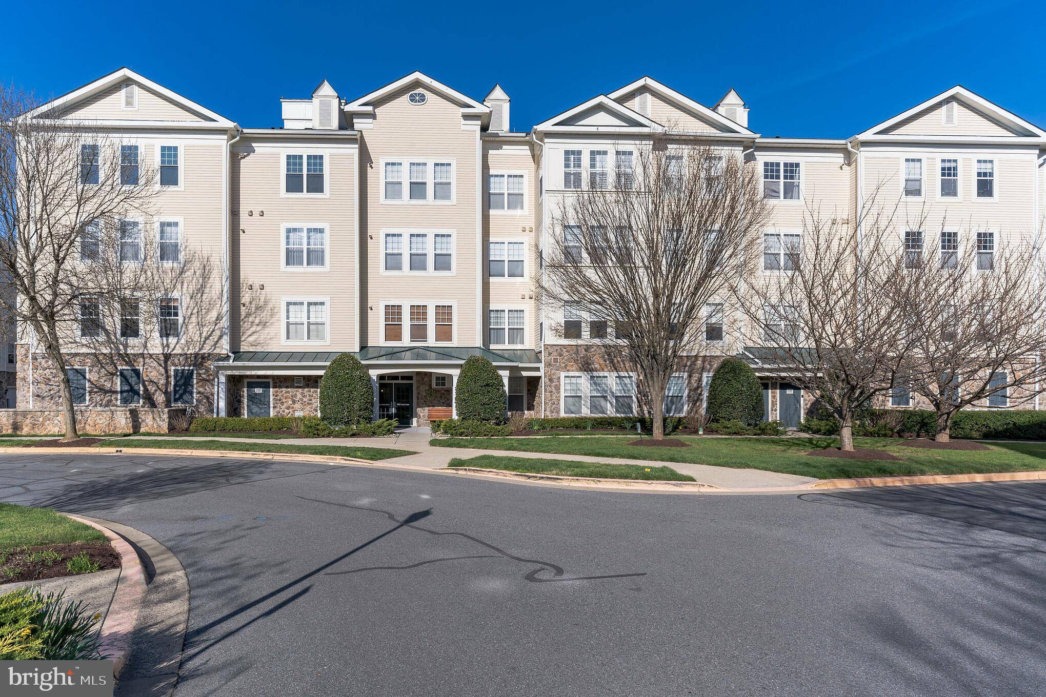 Gaithersburg, MD 20878,310 HIGH GABLES DR #204