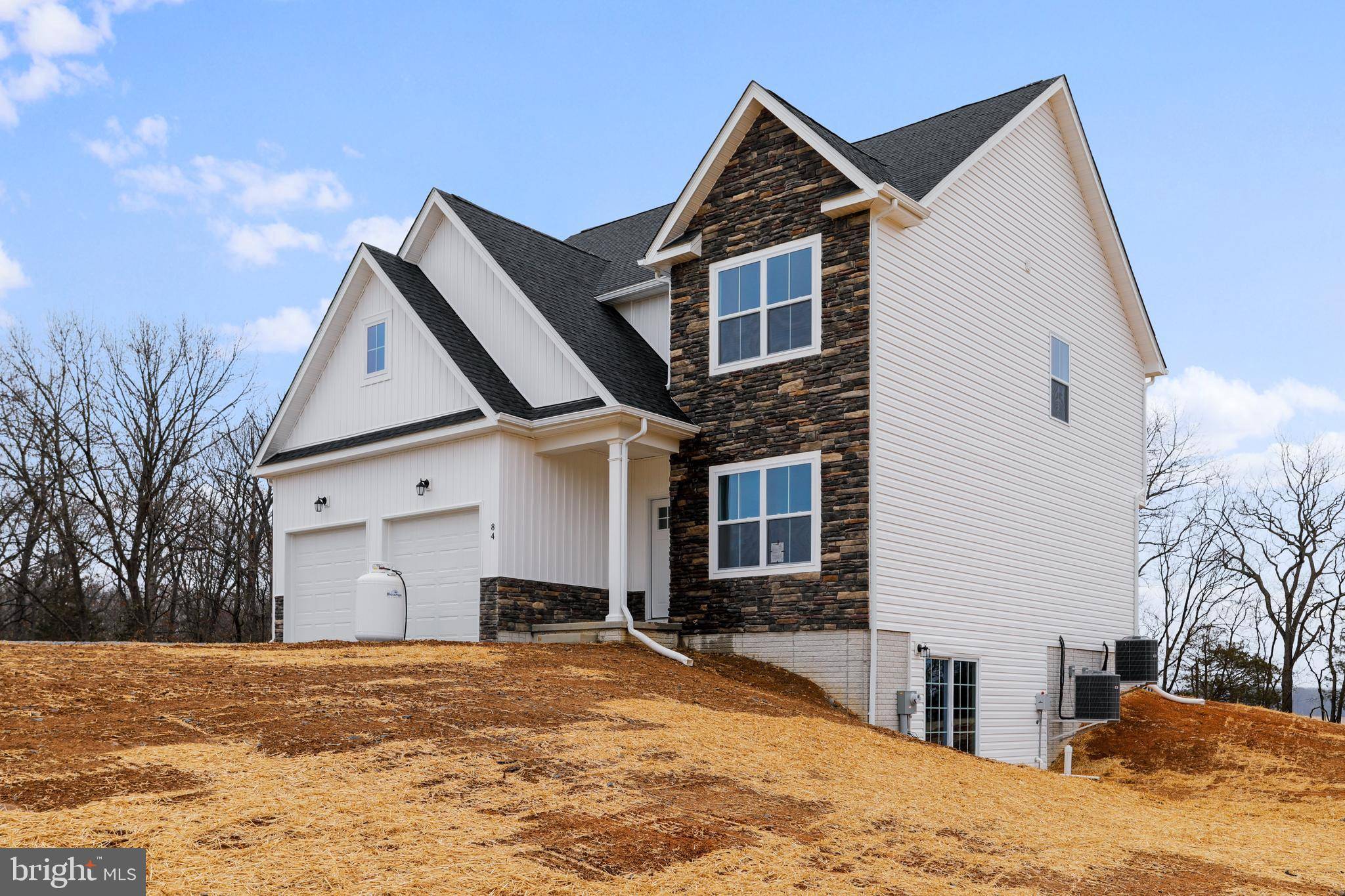 Kearneysville, WV 25430,84 TRIPLE CROWN CT