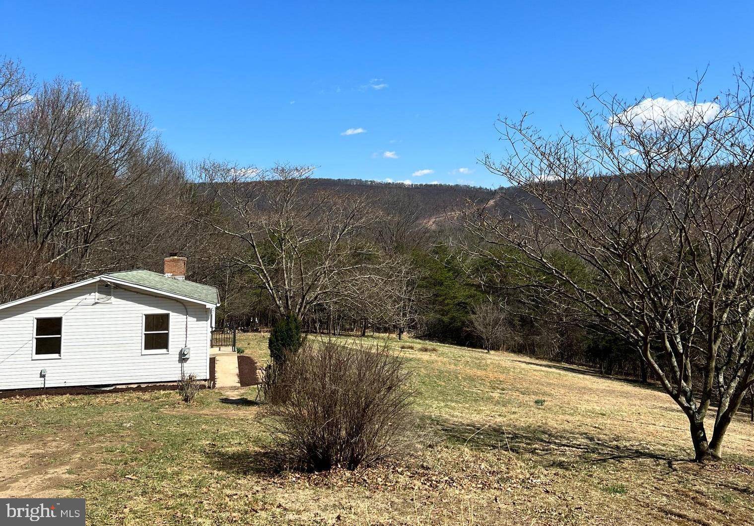 Berkeley Springs, WV 25411,200 SLEEPYVIEW LN