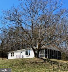 Berkeley Springs, WV 25411,200 SLEEPYVIEW LN