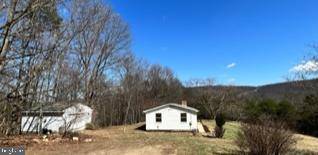 Berkeley Springs, WV 25411,200 SLEEPYVIEW LN