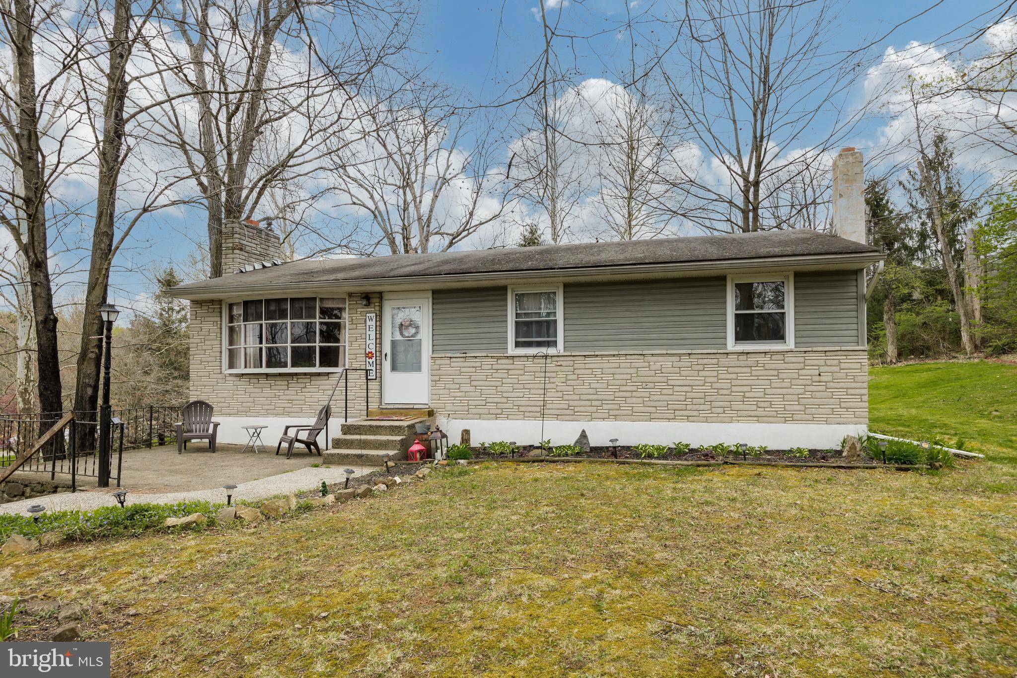 Elverson, PA 19520,470 TRYTHALL RD