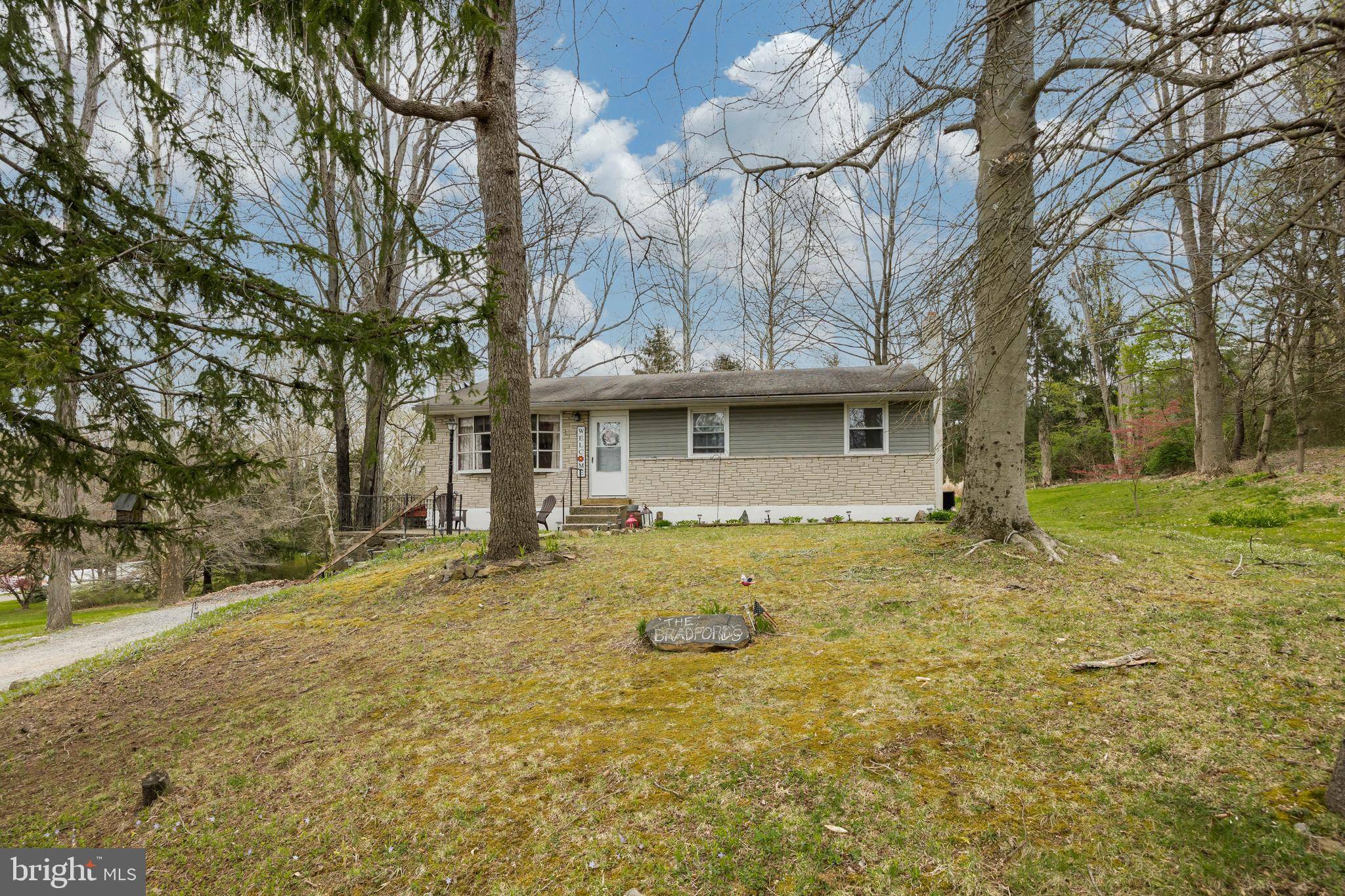 Elverson, PA 19520,470 TRYTHALL RD