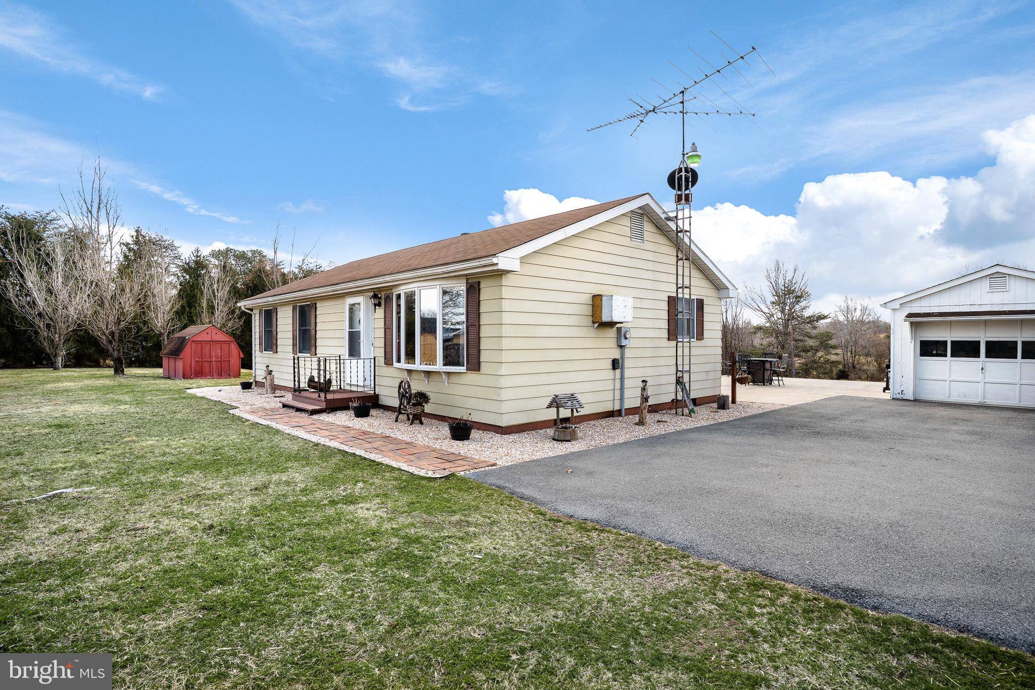 Hedgesville, WV 25427,93 GIRL SCOUT DR