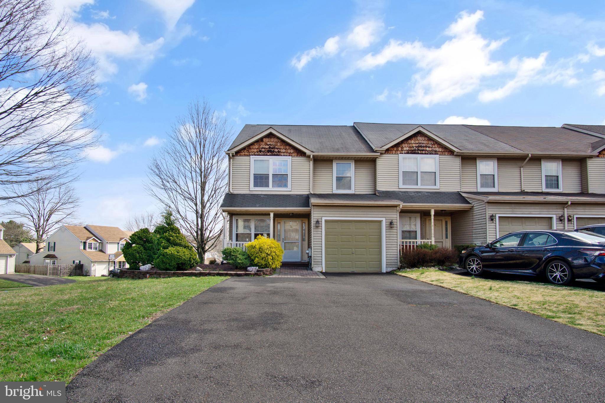 Southampton, PA 18966,2 PEBBLE CT