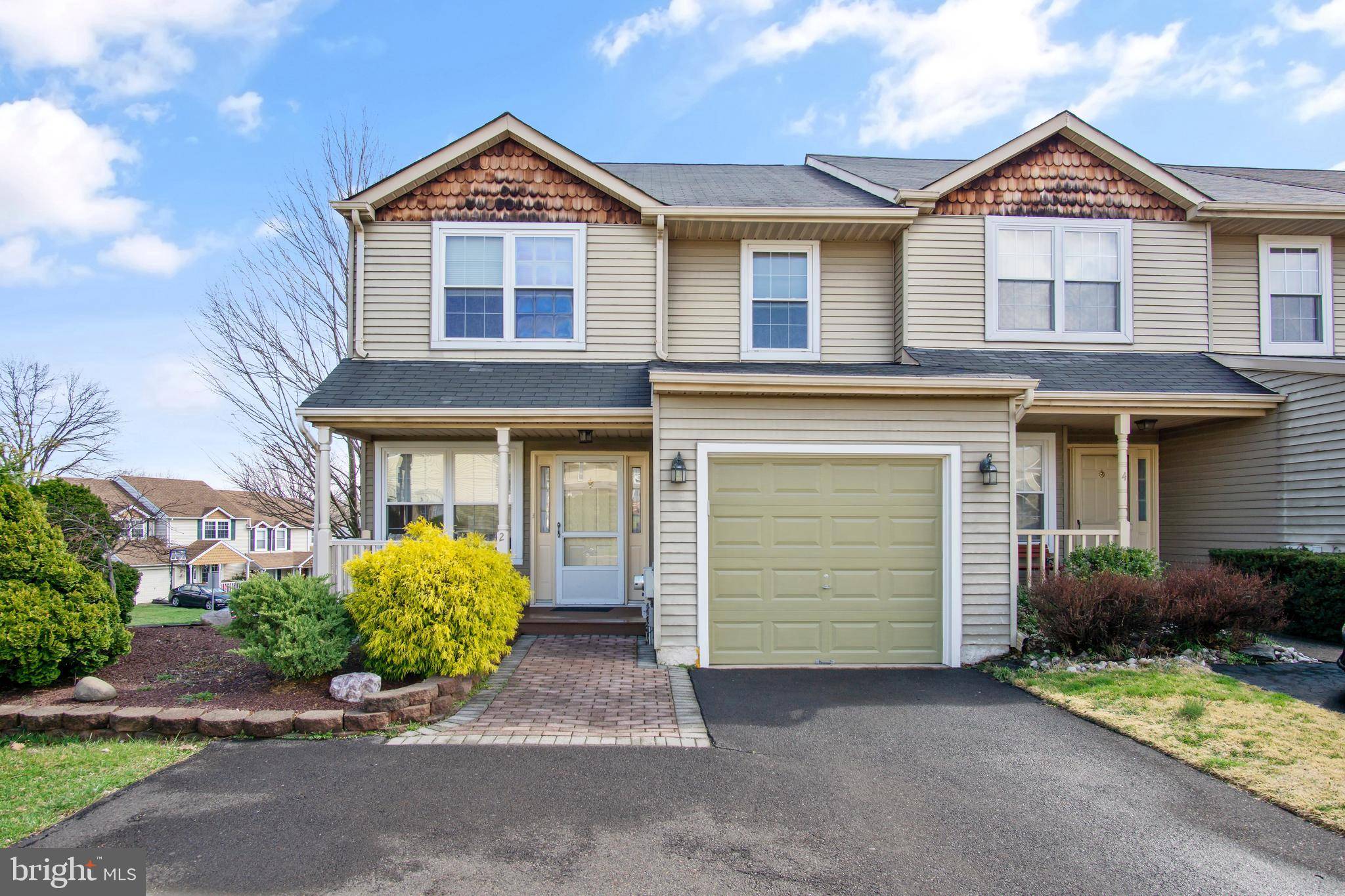 Southampton, PA 18966,2 PEBBLE CT