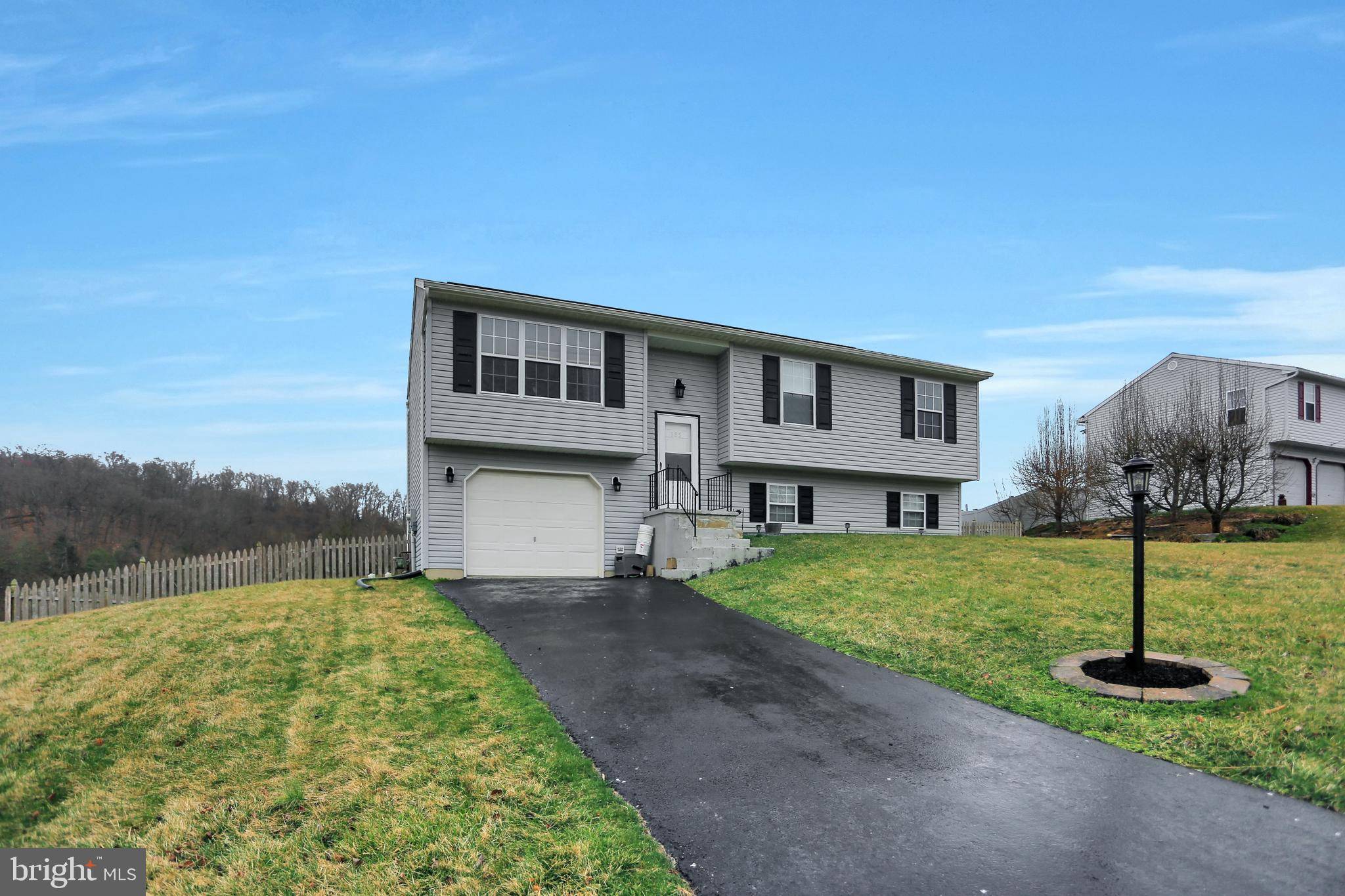 Mount Wolf, PA 17347,185 ASBURY CT