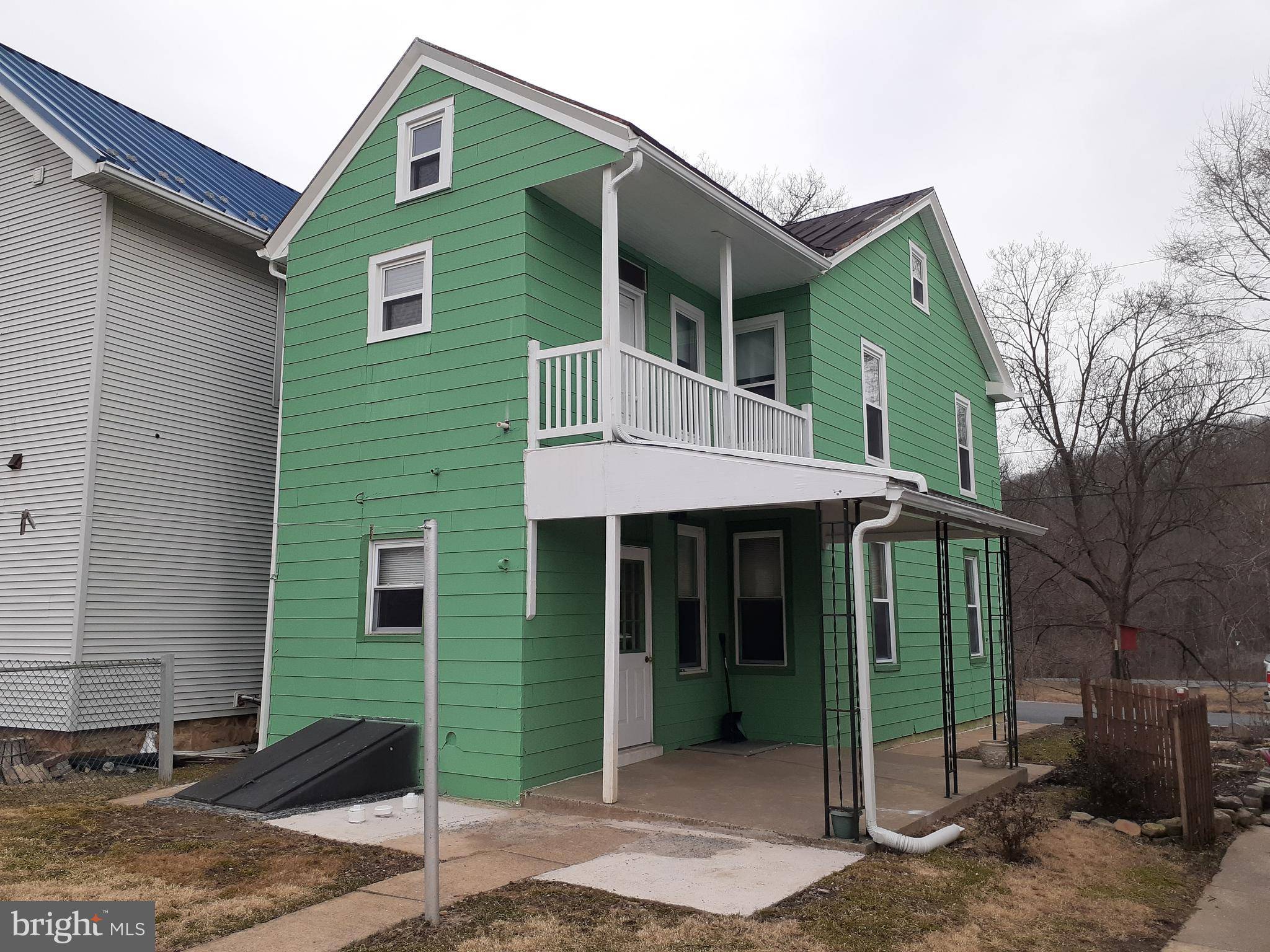 Pine Grove, PA 17963,50 CARBON ST