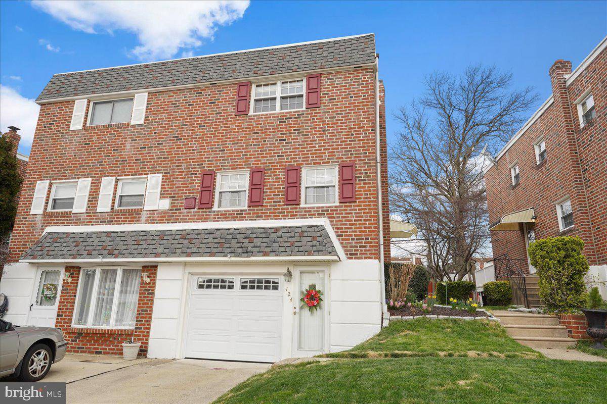 Philadelphia, PA 19154,124 MEADOW LN