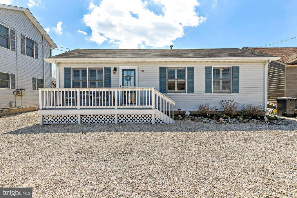 Manahawkin, NJ 08050,891 JENNIFER LN