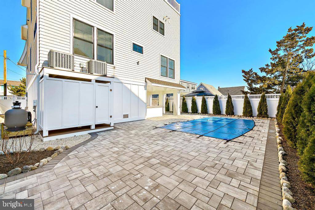 Long Beach Township, NJ 08008,4 MARINE LN