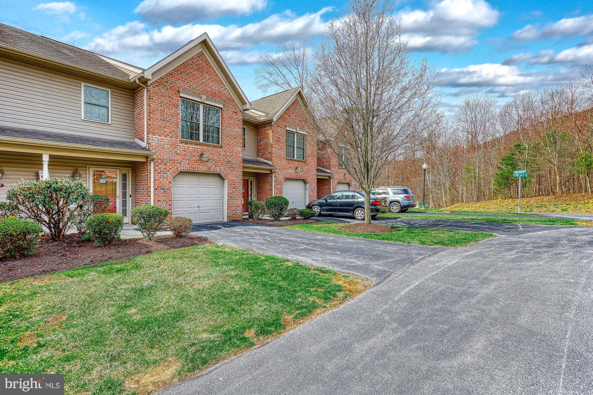 Harrisburg, PA 17110,539 POND VIEW CT