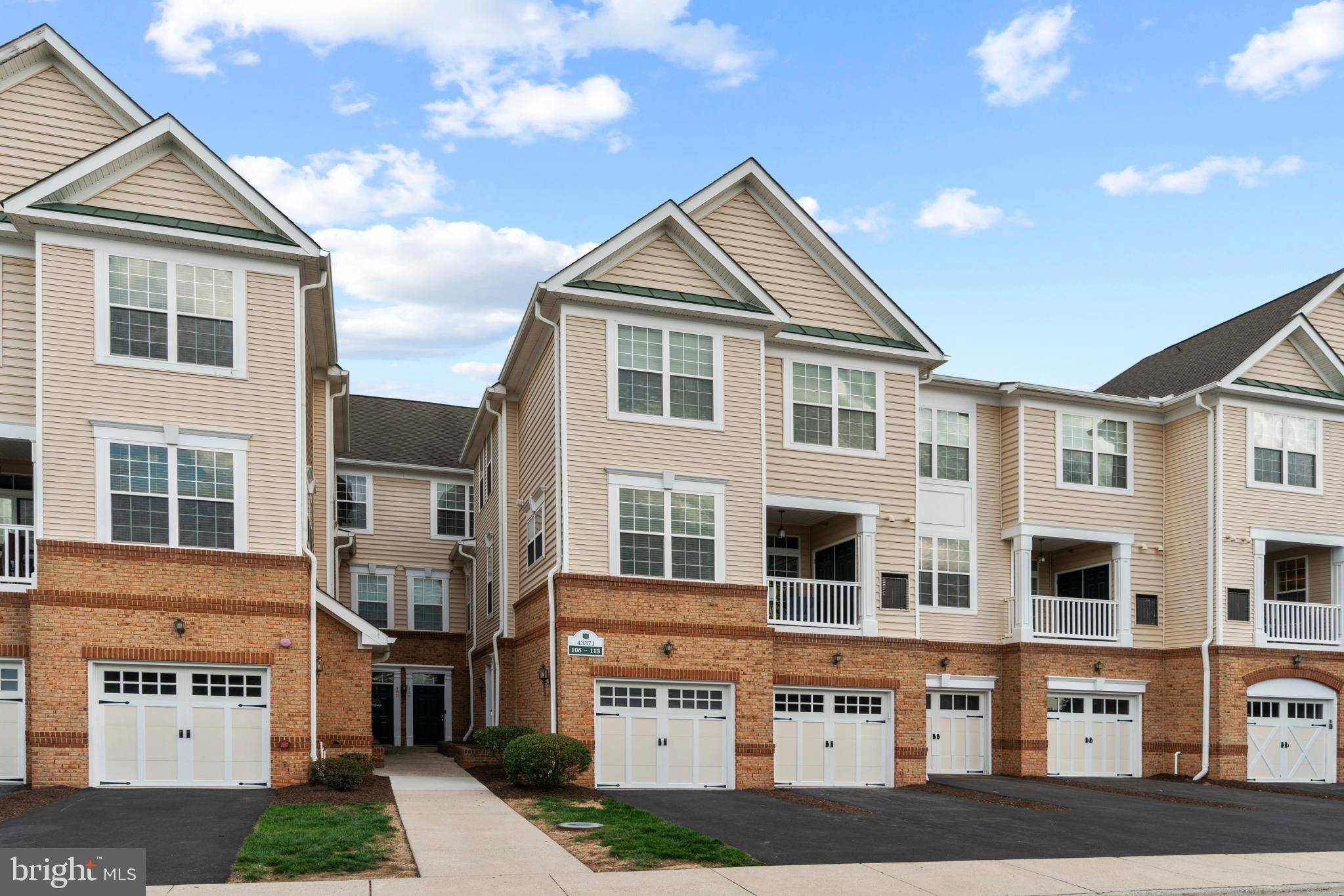 Ashburn, VA 20147,43371 LOCUST DALE TER #112