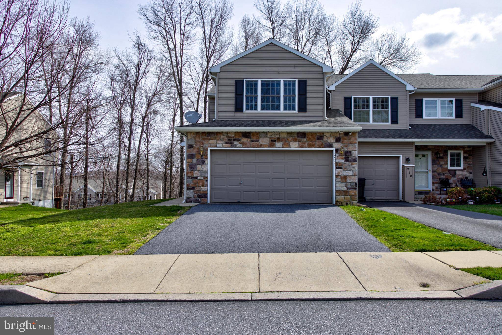 Mountville, PA 17554,208 ROCKY KNOB WAY #33