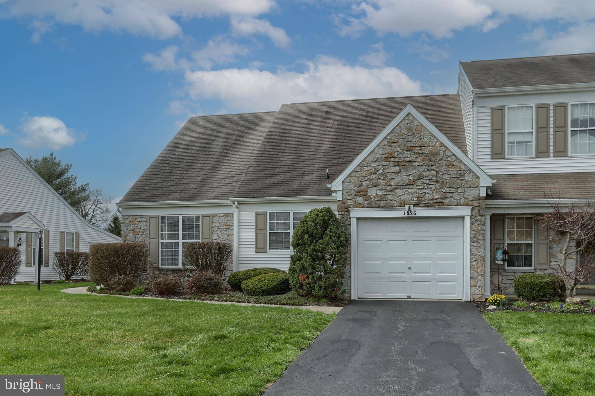 Hummelstown, PA 17036,1836 DEER RUN DR