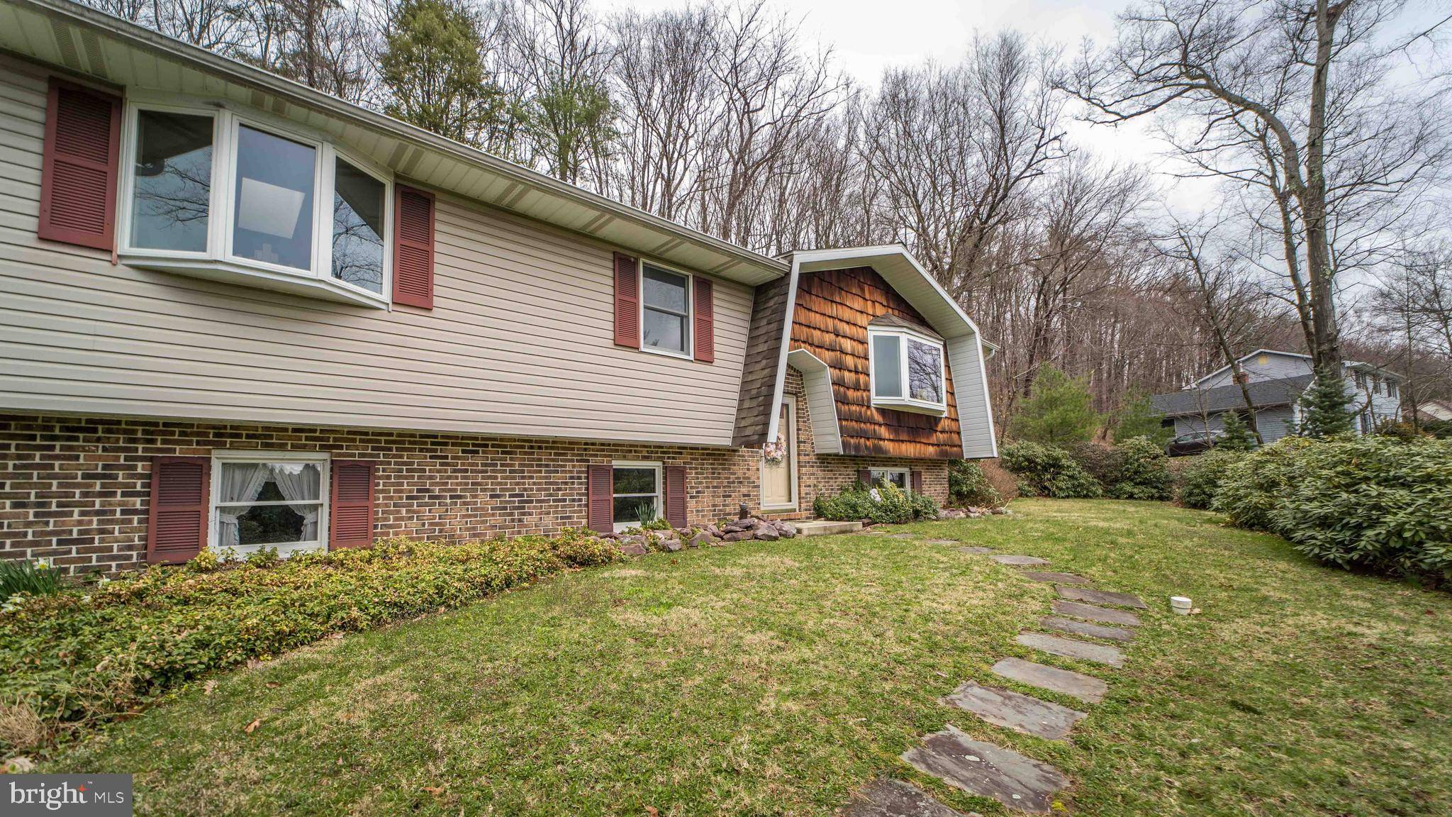 Lehighton, PA 18235,240 KNOLL DR