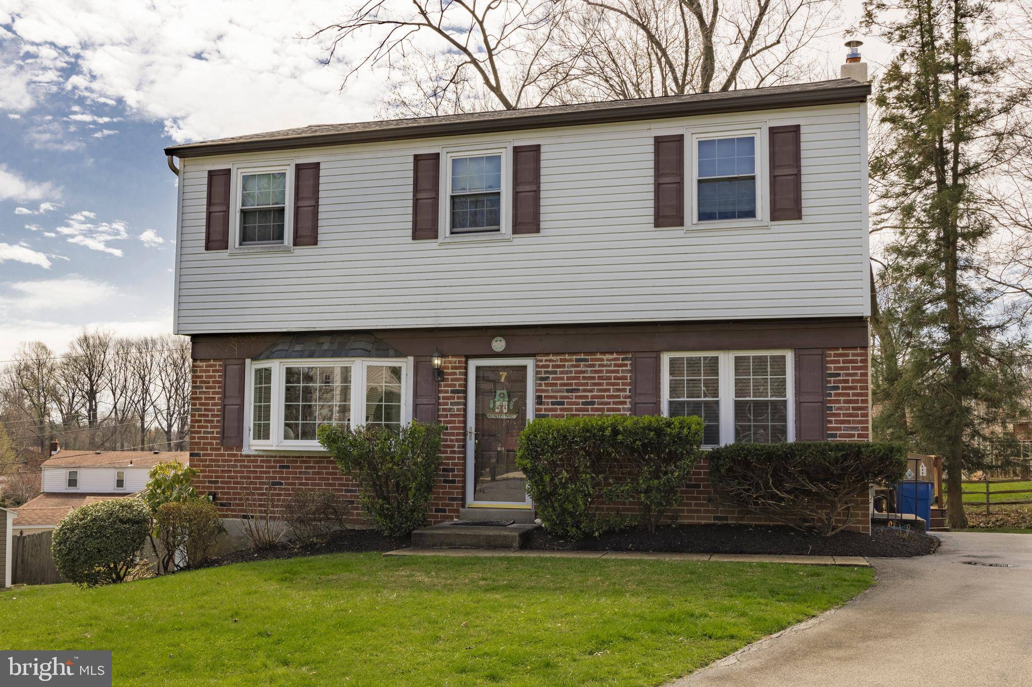 Broomall, PA 19008,7 SPRING CIR