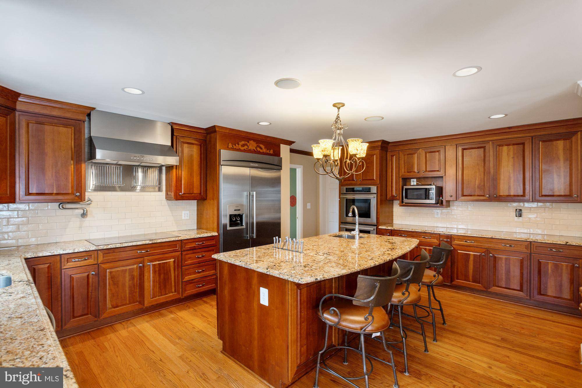 Mclean, VA 22102,1308 ALTAMIRA