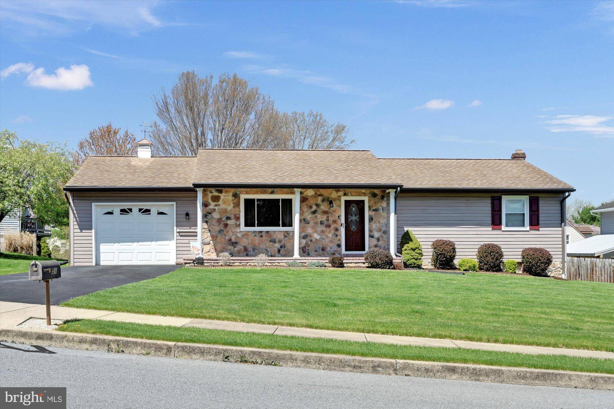 Manheim, PA 17545,51 CRESCENT DR