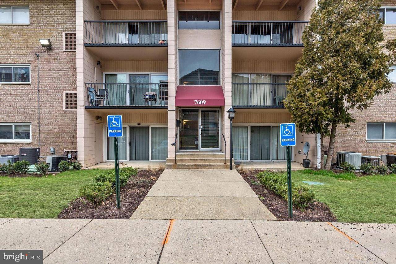 New Carrollton, MD 20784,7609 FONTAINEBLEAU DR #2205