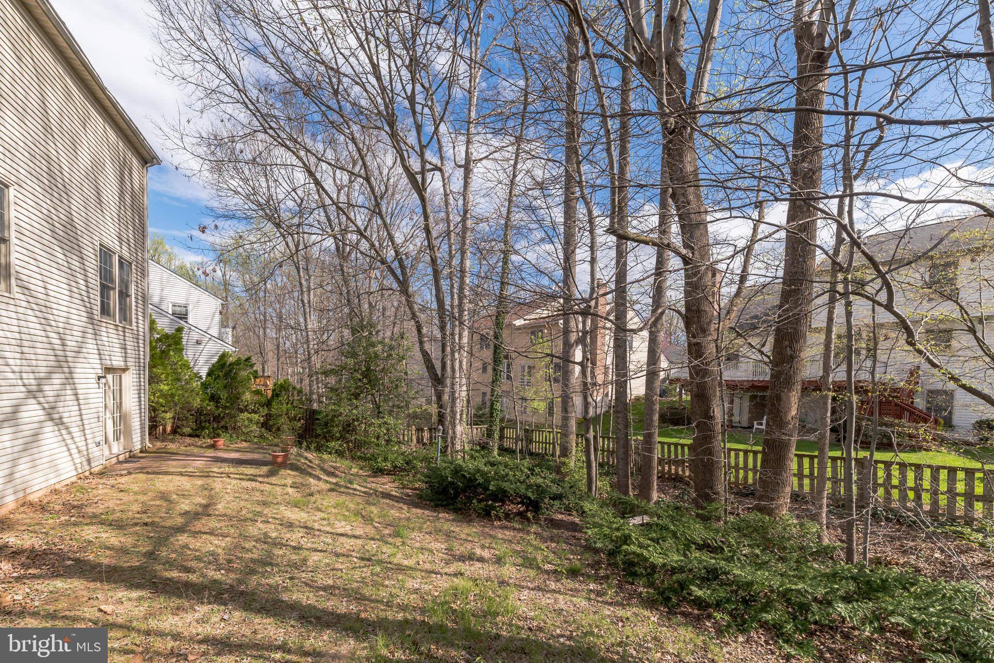 Chantilly, VA 20151,4307 POPLAR FOREST CT