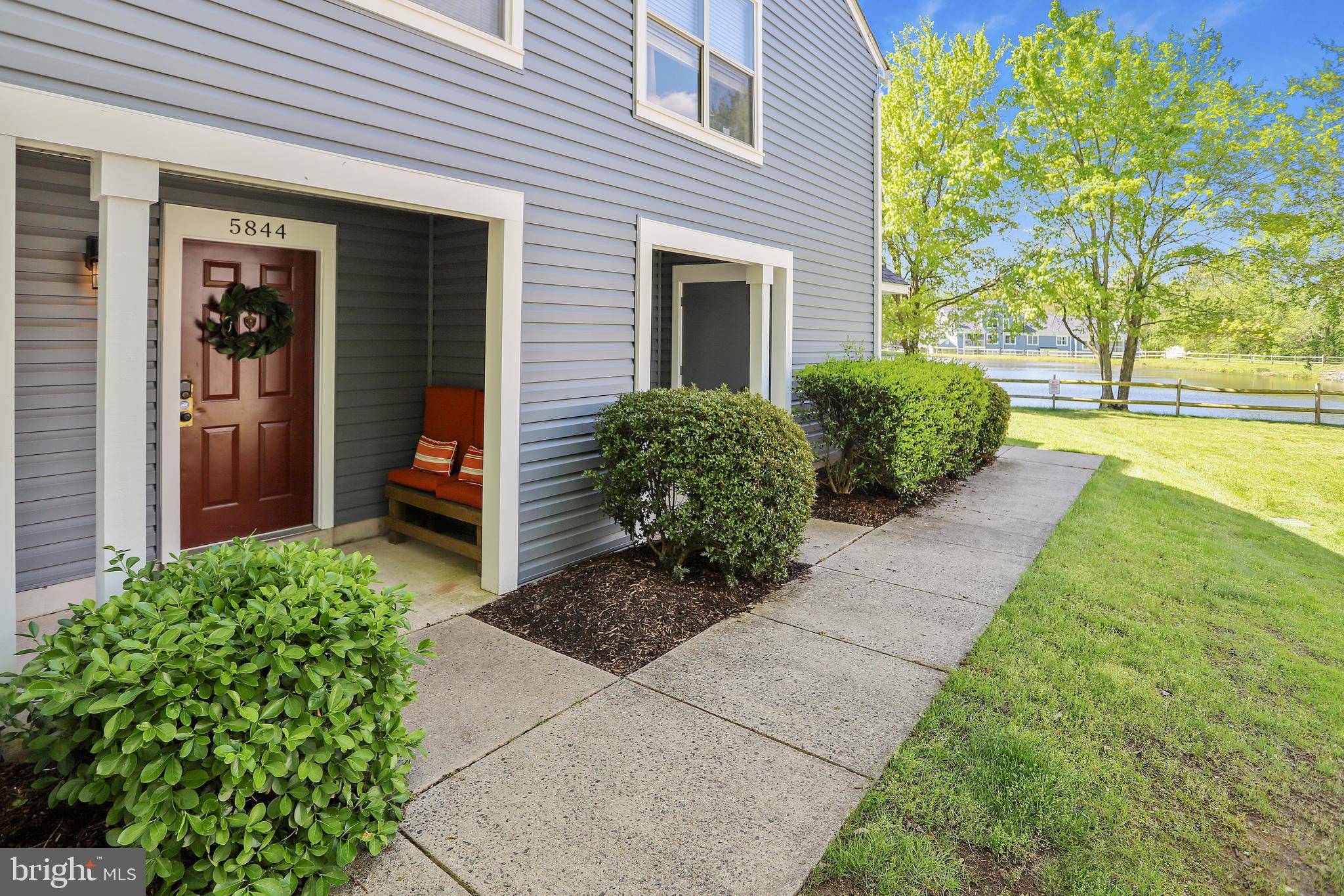 Clifton, VA 20124,5844 ORCHARD HILL CT