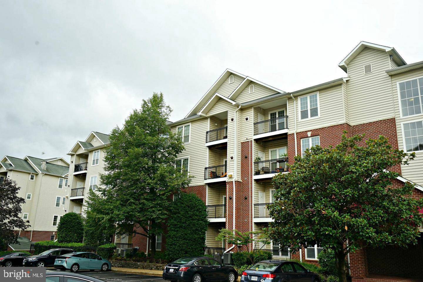 Mclean, VA 22102,1601 SPRING GATE #1409