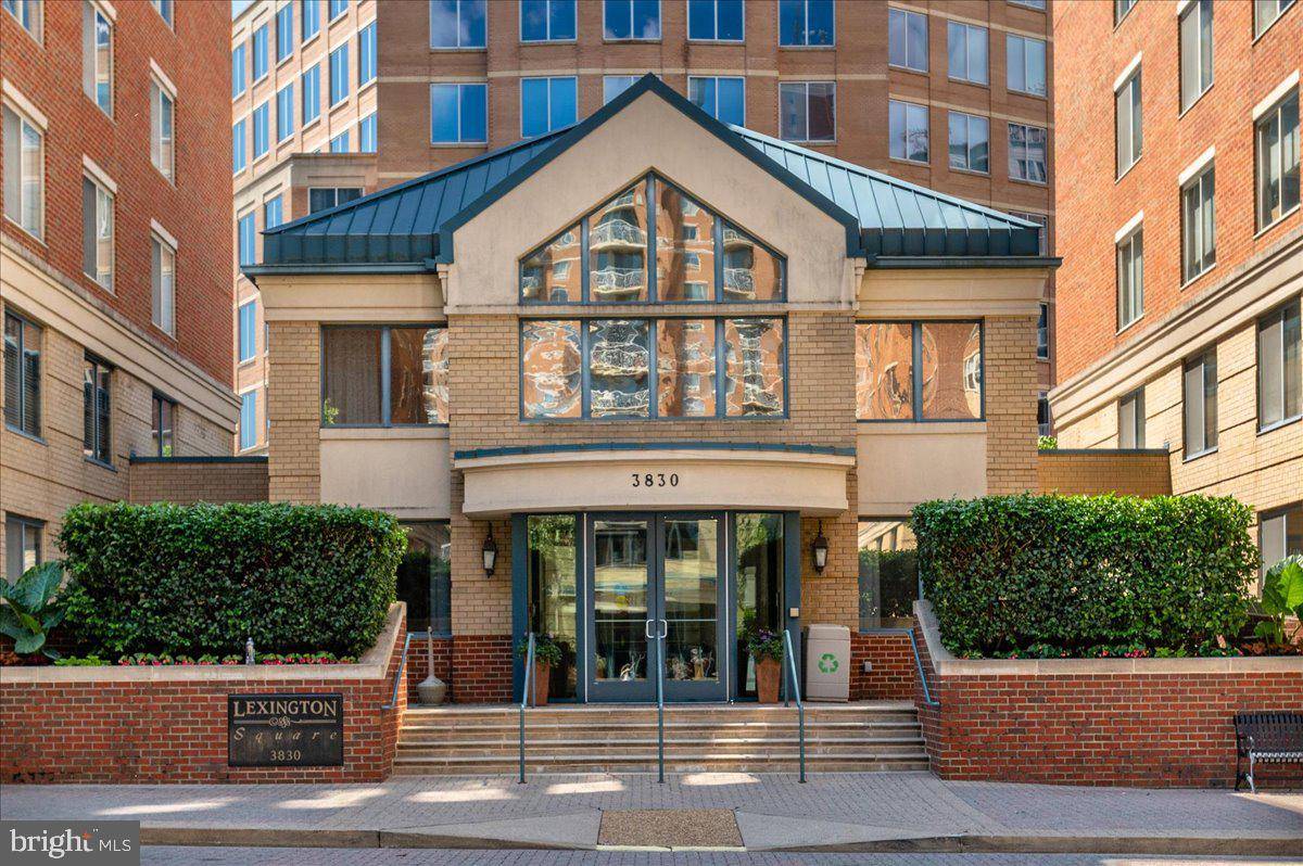 Arlington, VA 22203,3830 9TH ST N #109W