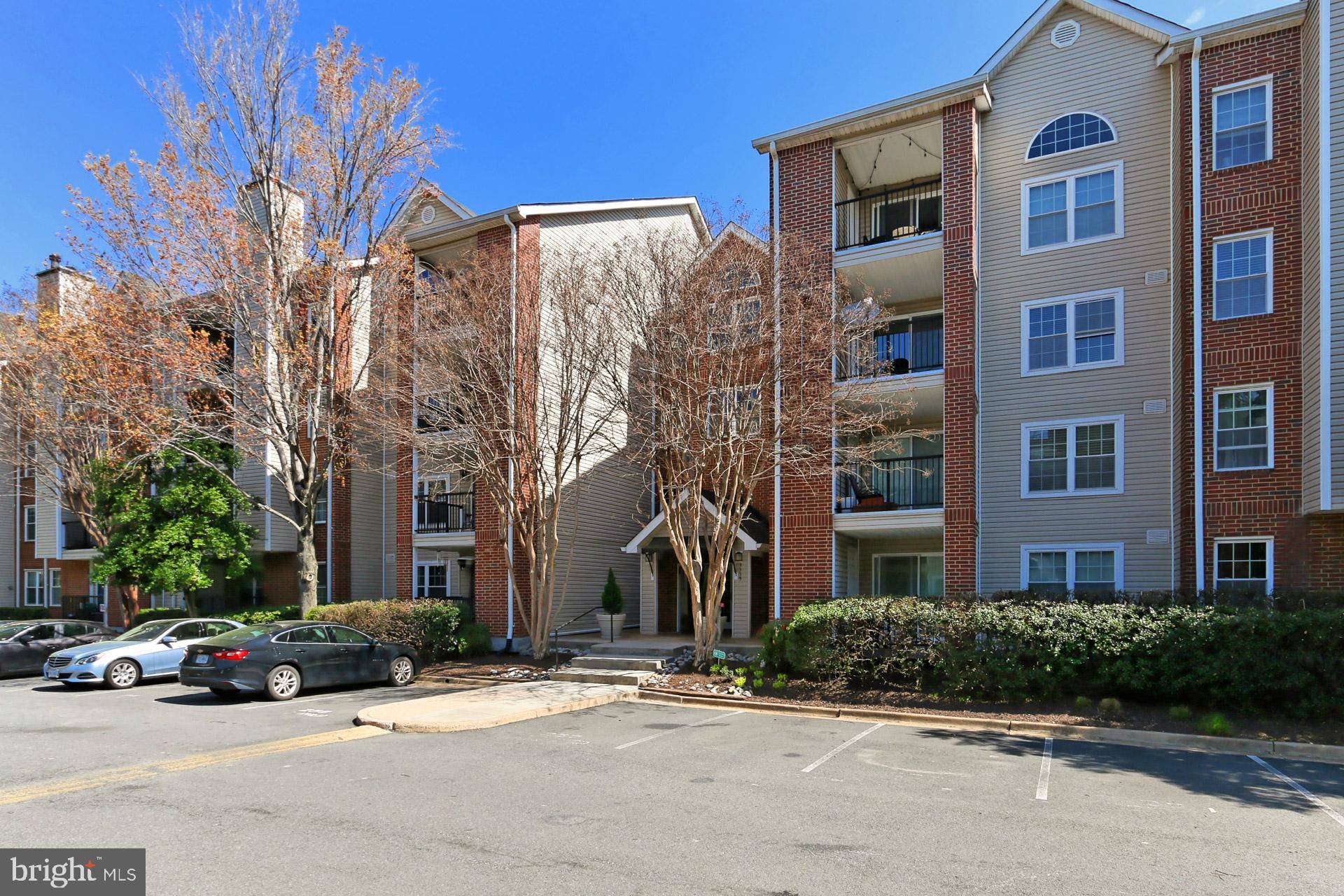 Alexandria, VA 22302,3315 WYNDHAM CIR #3226