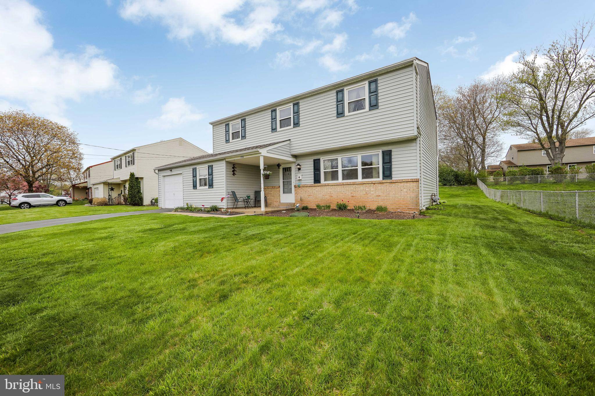 Warminster, PA 18974,536 BROOK LN