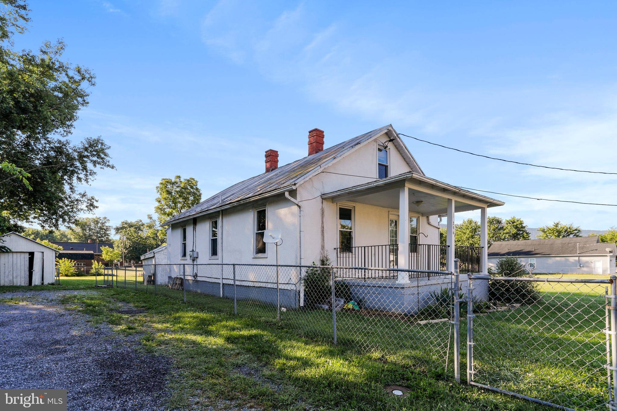 Strasburg, VA 22657,294 WALTON ST