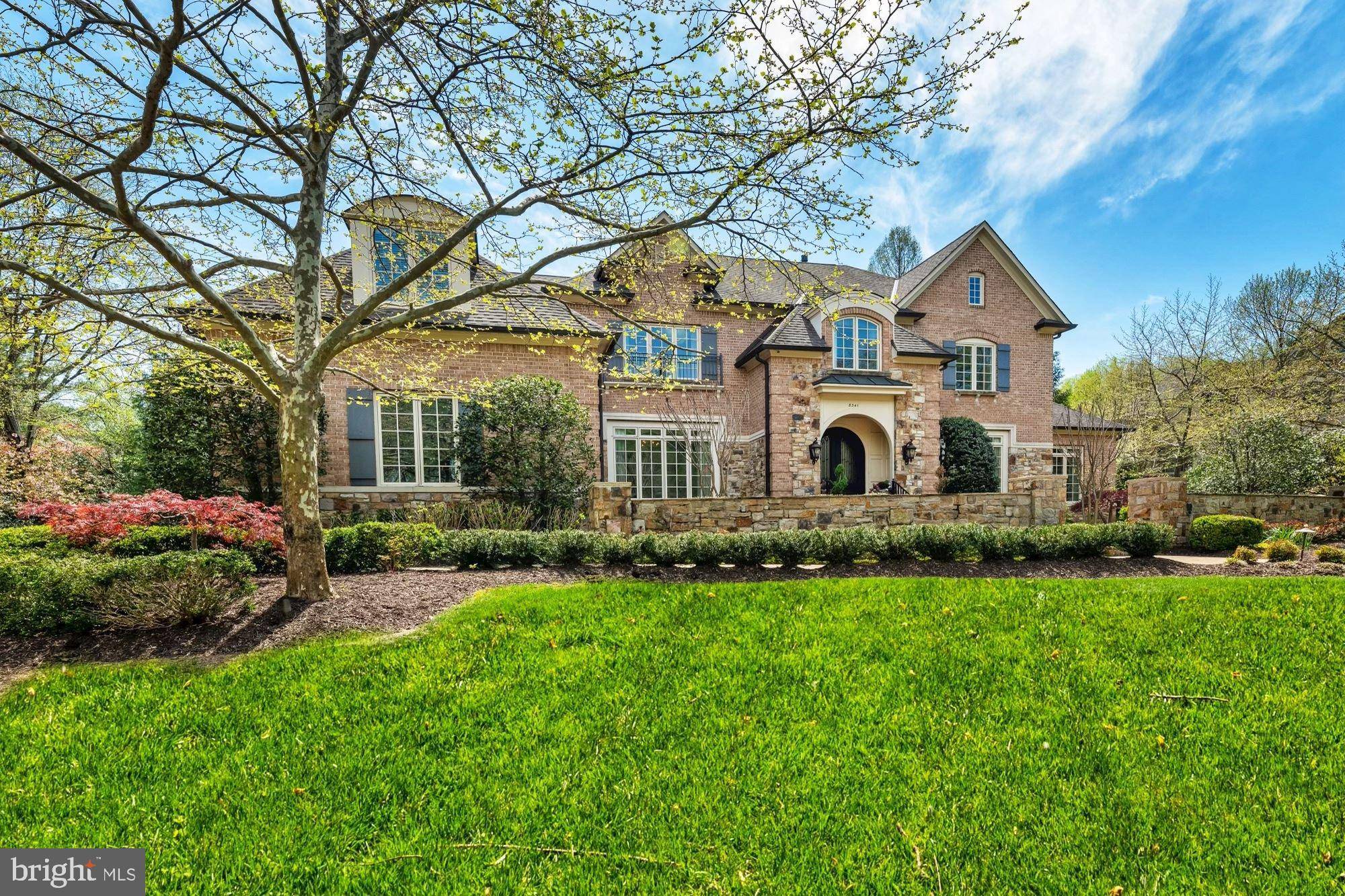 Mclean, VA 22102,8341 SPRINGHAVEN GARDEN LN