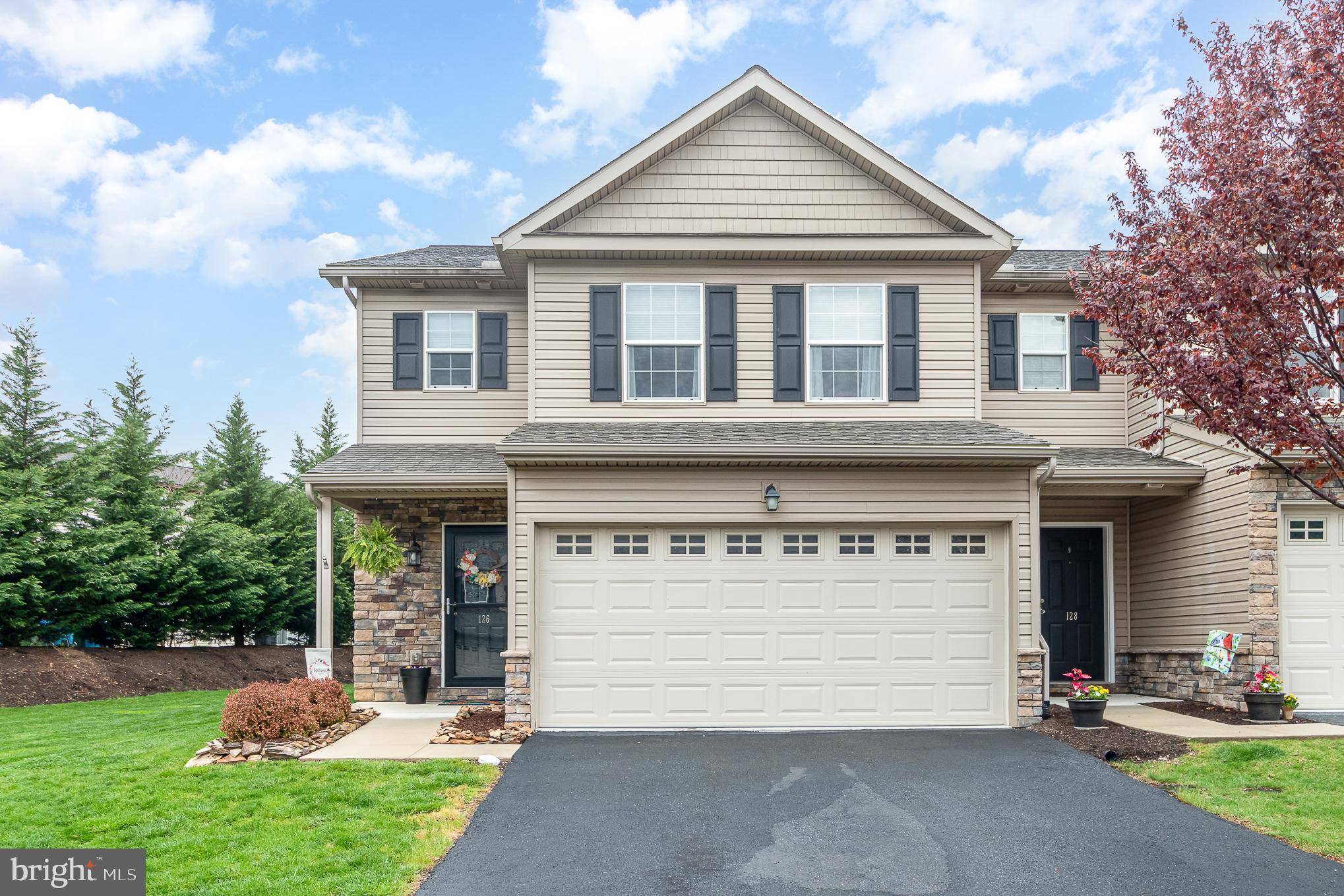 Mechanicsburg, PA 17055,126 SURREY CT