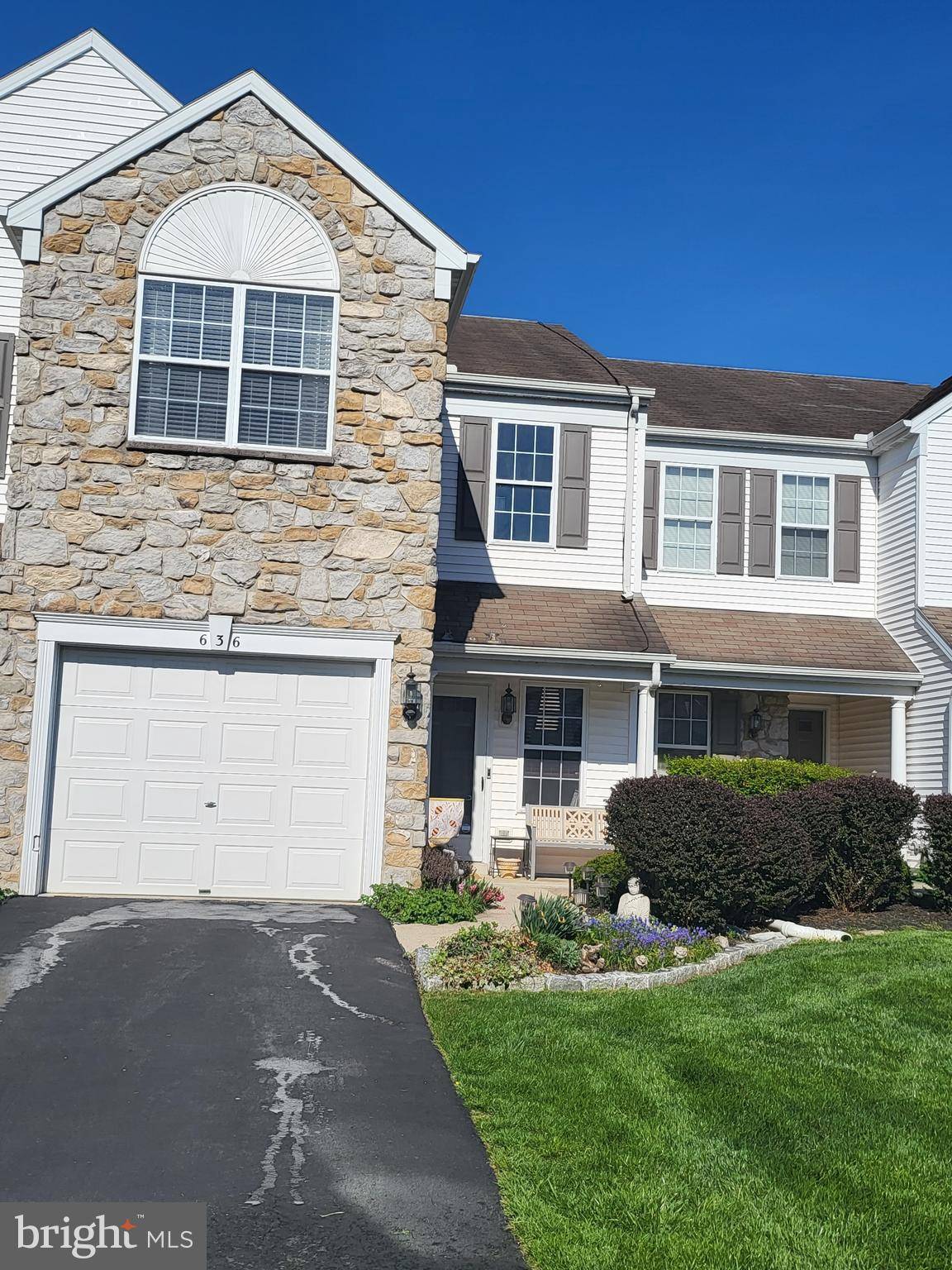 Hummelstown, PA 17036,636 SPRINGHOUSE LN