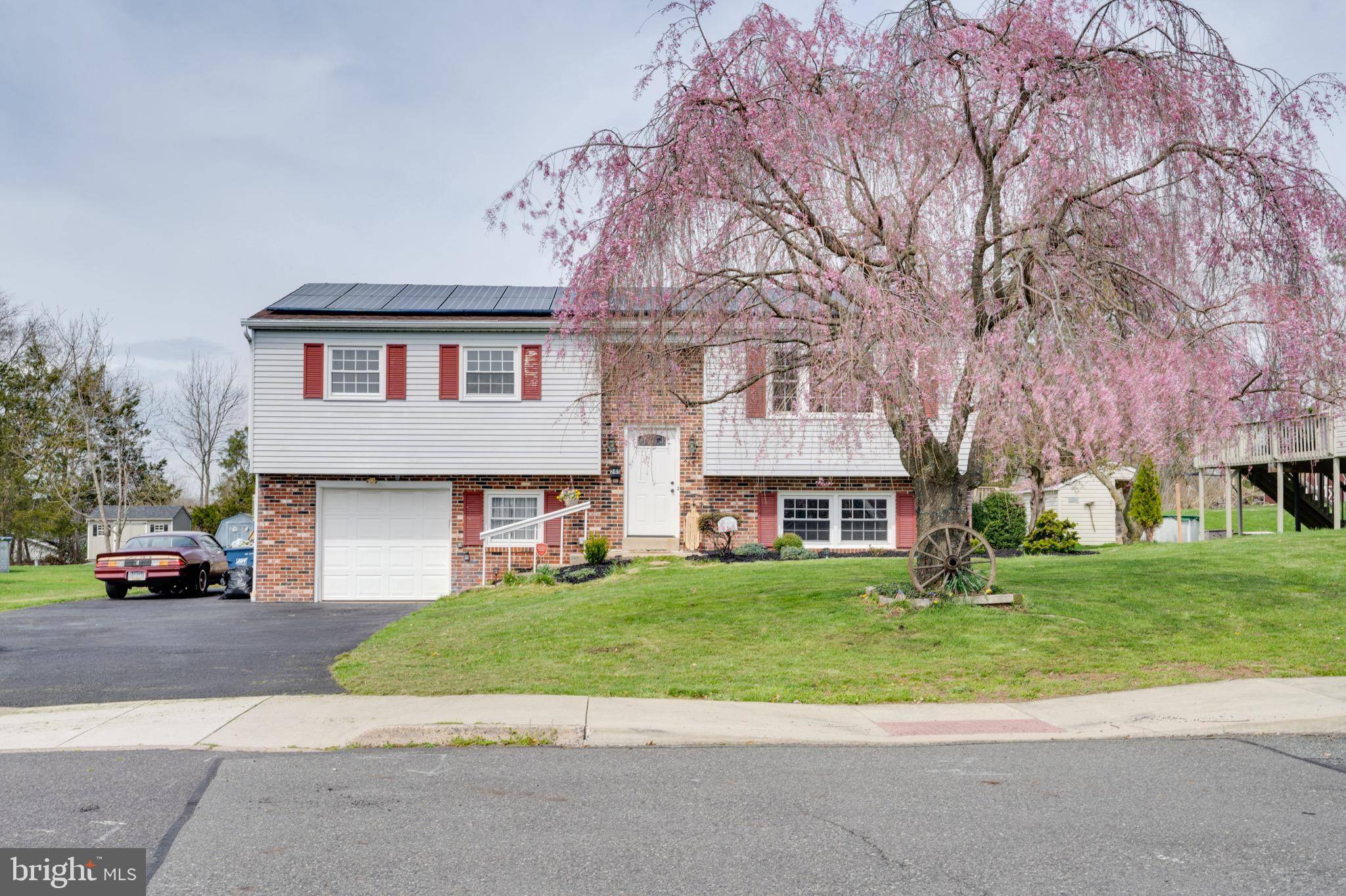 Red Hill, PA 18076,245 STONEHAVEN DR