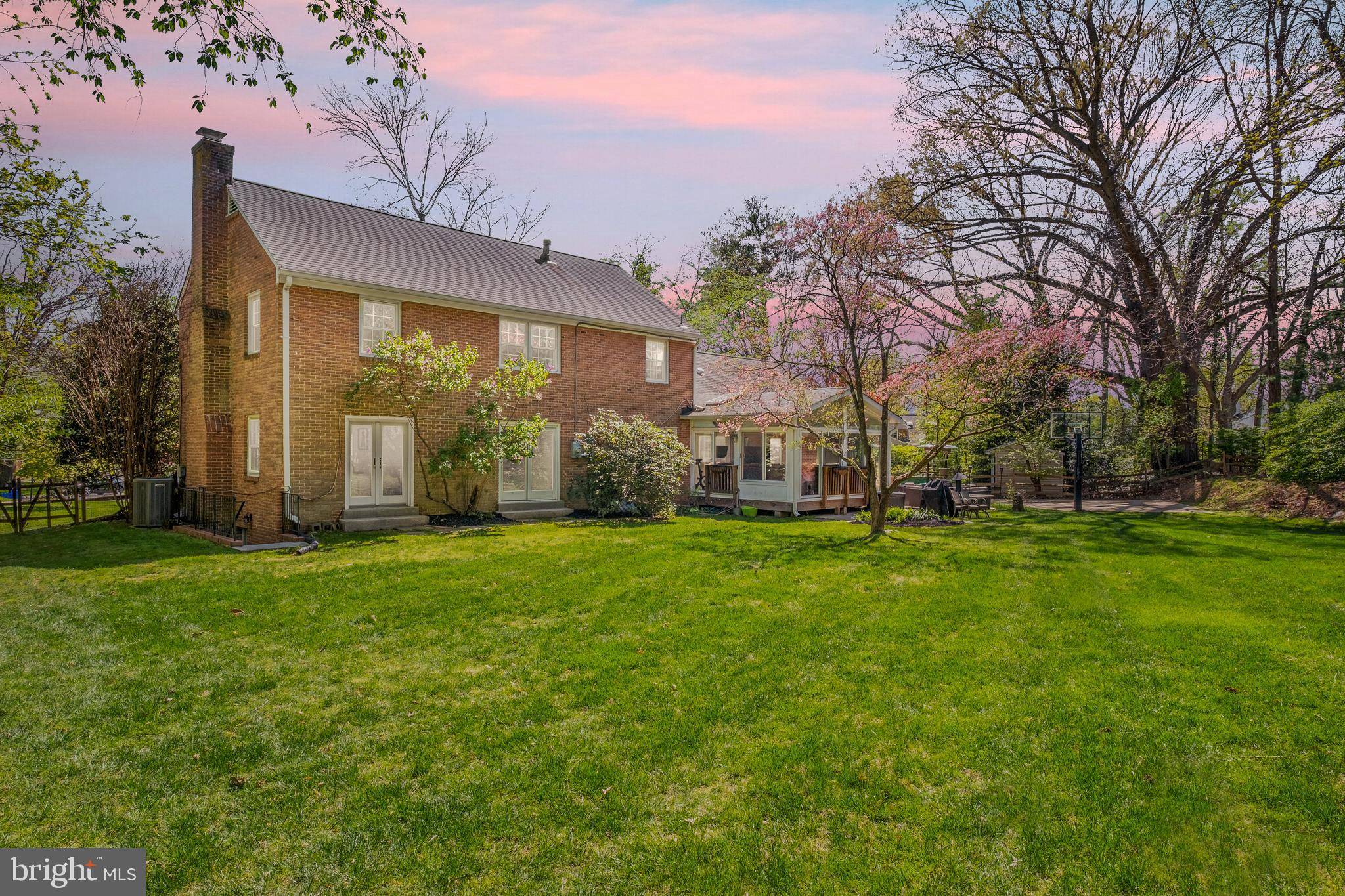 North Bethesda, MD 20852,6 OLD GATE CT